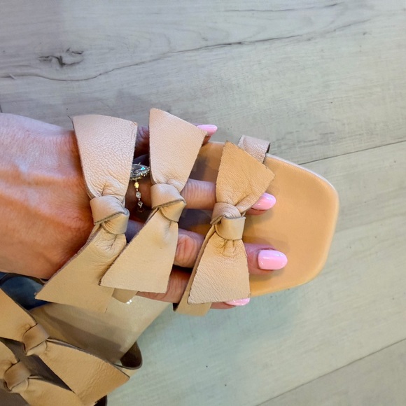 Jeffrey Campbell Beige Bow Sandals - Picture 2 of 6